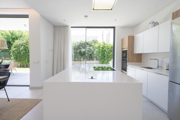 Image No.5-4 Bed Villa / Detached for sale