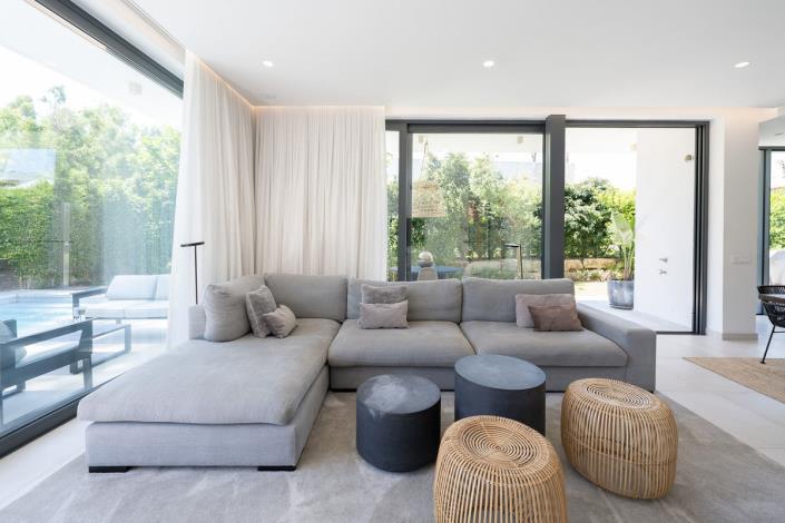 Image No.12-4 Bed Villa / Detached for sale