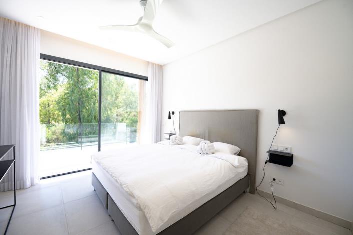 Image No.15-4 Bed Villa / Detached for sale