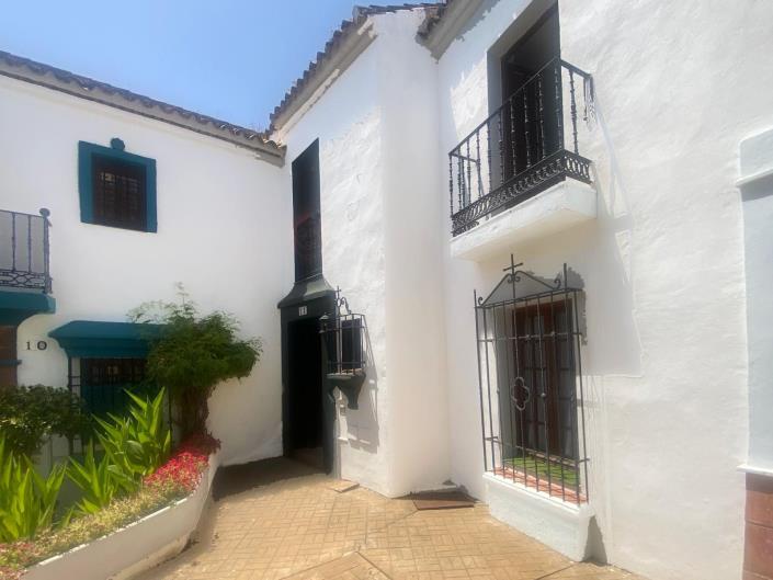 Image No.1-3 Bed Townhouse for sale