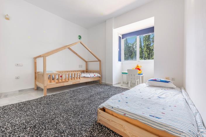 Image No.13-3 Bed Townhouse for sale