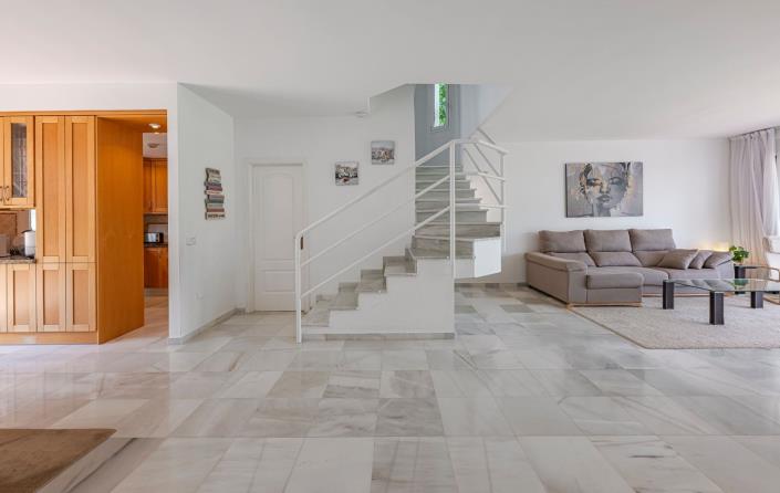 Image No.25-3 Bed Townhouse for sale