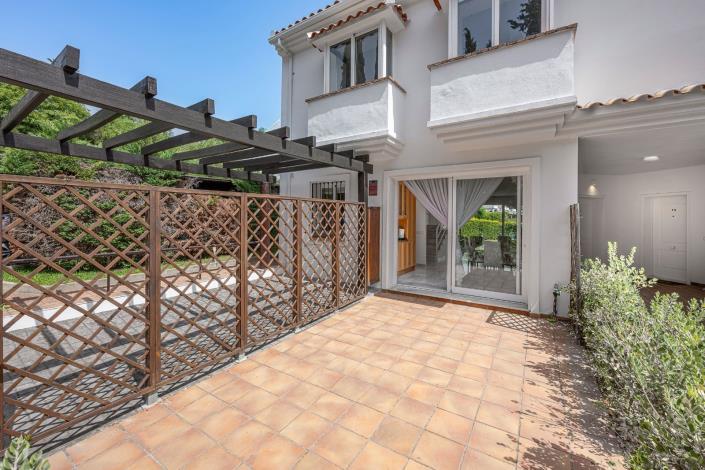 Image No.36-3 Bed Townhouse for sale