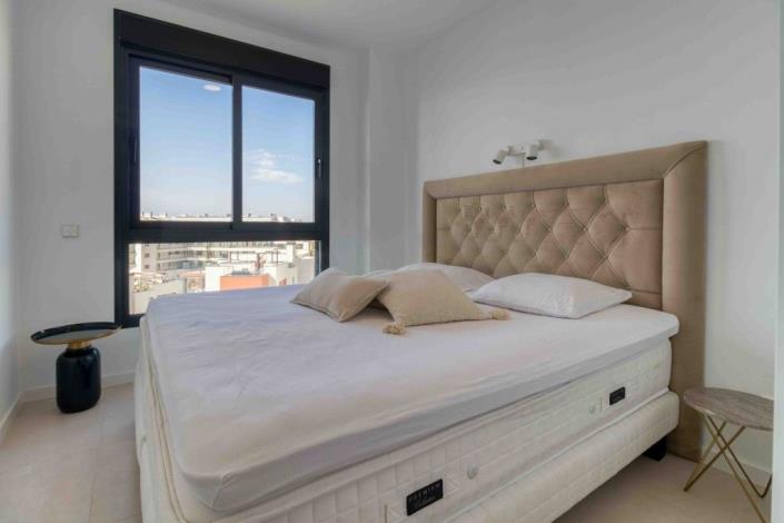 Image No.9-4 Bed Apartment for sale