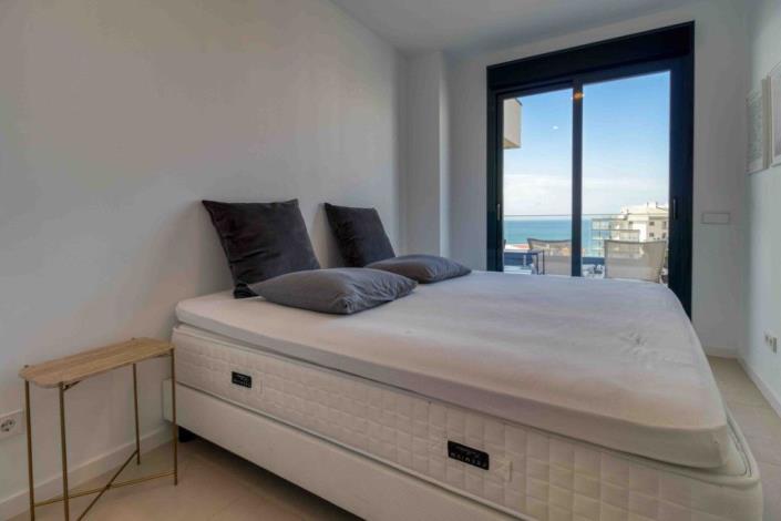 Image No.18-4 Bed Apartment for sale