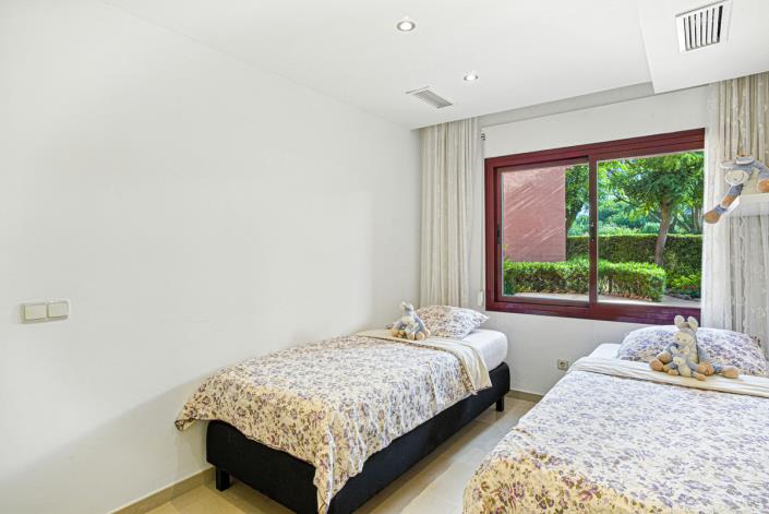 Image No.12-3 Bed Apartment for sale