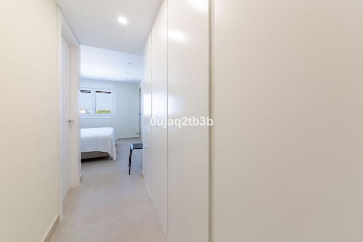 Image No.27-3 Bed Apartment for sale