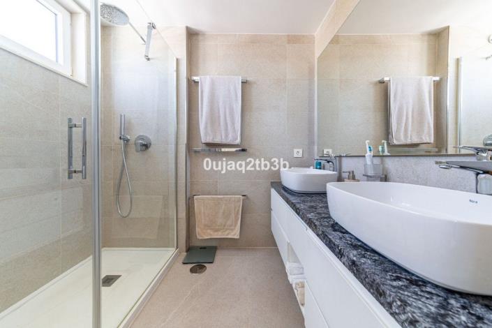 Image No.36-3 Bed Apartment for sale