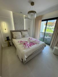 12-53013098fcab6c38b1379cd33298e050