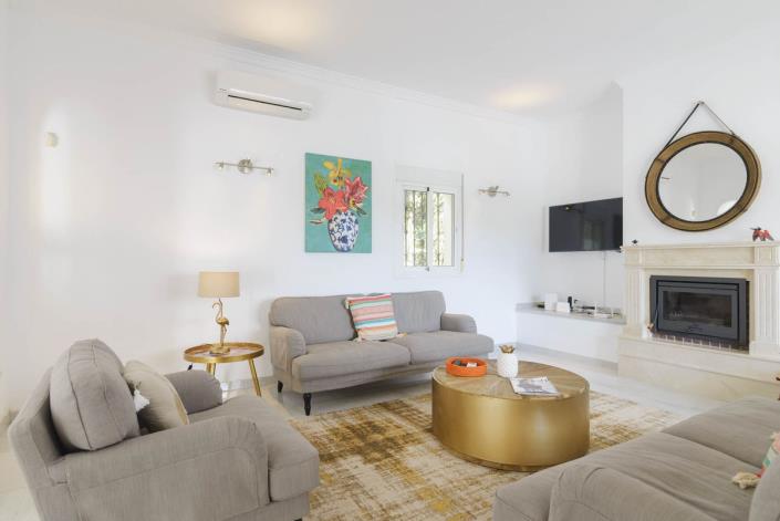 Image No.2-4 Bed Villa / Detached for sale