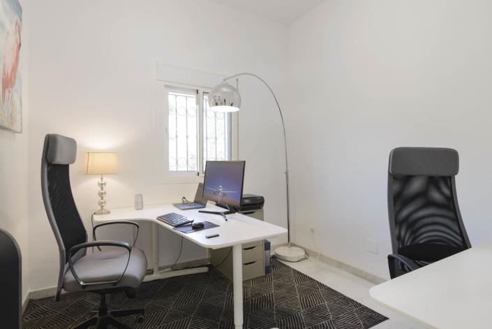 Image No.16-4 Bed Villa / Detached for sale