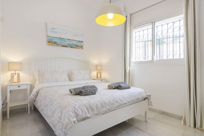 Image No.17-4 Bed Villa / Detached for sale