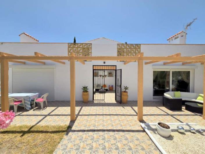 Image No.28-5 Bed Villa / Detached for sale