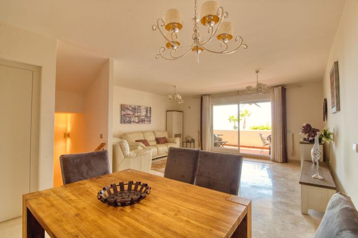 Image No.12-4 Bed Townhouse for sale