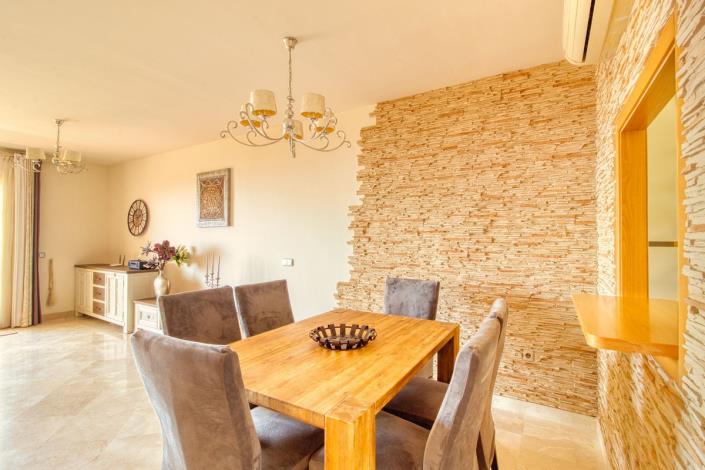 Image No.13-4 Bed Townhouse for sale