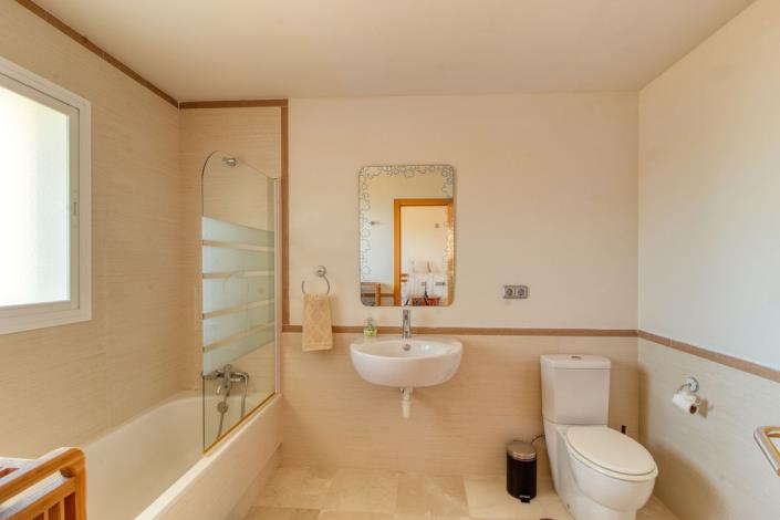 Image No.30-4 Bed Townhouse for sale