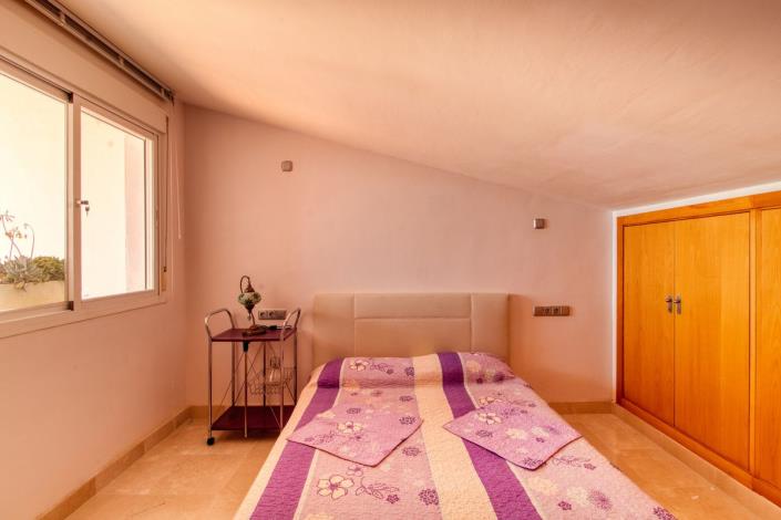 Image No.33-4 Bed Townhouse for sale