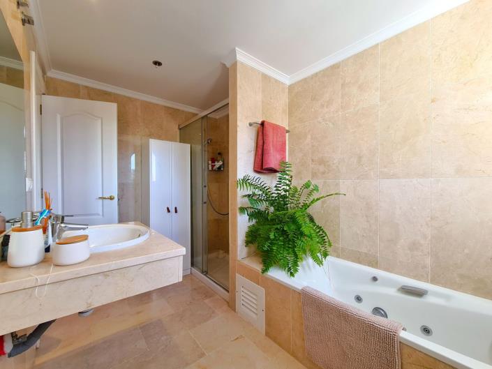 Image No.7-3 Bed Semi-Detached for sale