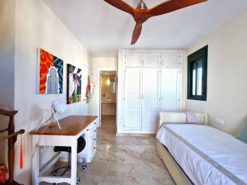 9-467d0cee5b725f3ef65f102a0c2e69c0