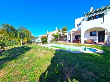 11-20939a0134ad724a8cb2a801094d15a4