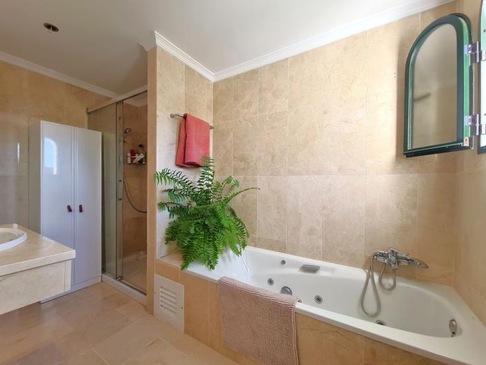 Image No.46-3 Bed Semi-Detached for sale