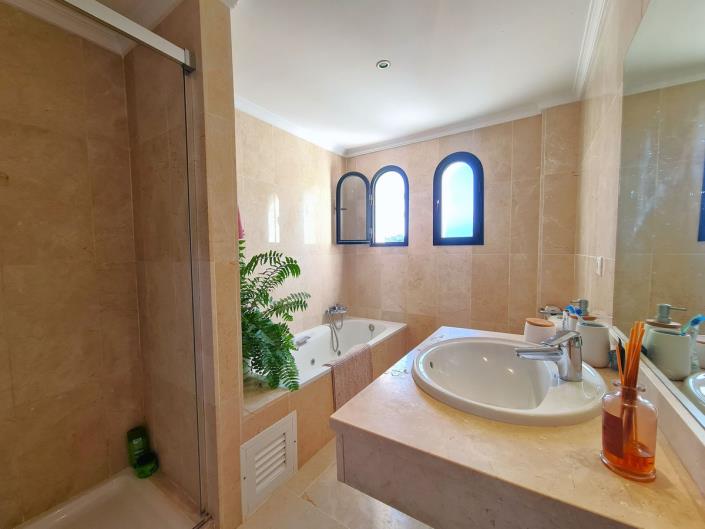 Image No.45-3 Bed Semi-Detached for sale