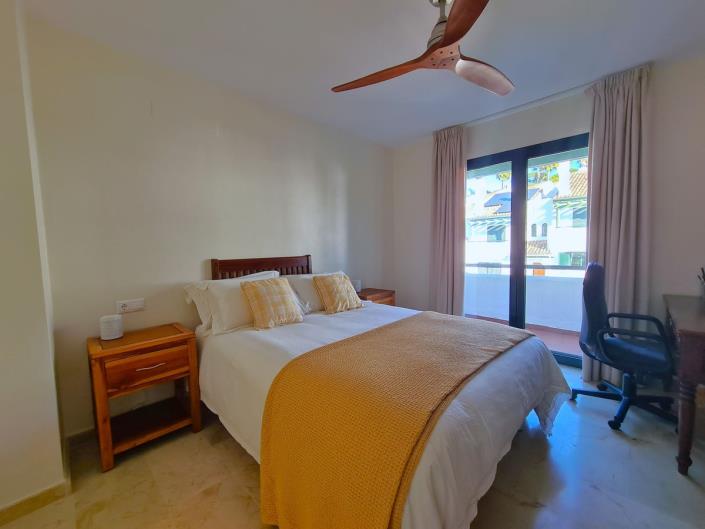 Image No.49-3 Bed Semi-Detached for sale