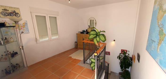 Image No.22-4 Bed Townhouse for sale