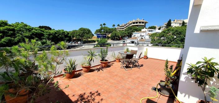 Image No.24-4 Bed Townhouse for sale