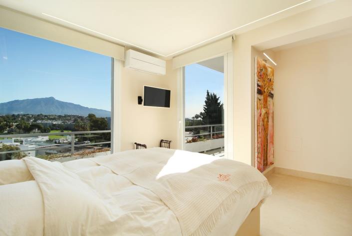 Image No.11-3 Bed Apartment for sale