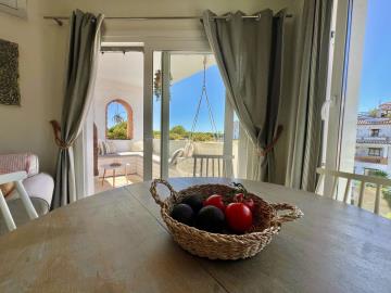 8-e64a9055bba3e77ac8aca3b893cdf826