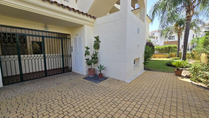 Image No.28-2 Bed Apartment for sale