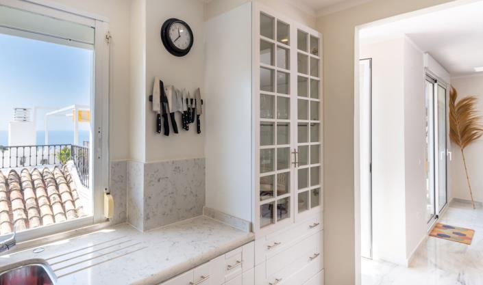 Image No.10-3 Bed Apartment for sale