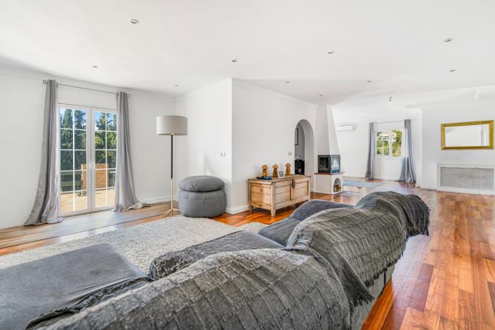 Image No.8-4 Bed Villa / Detached for sale