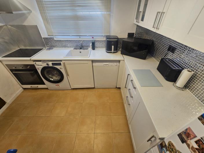 Image No.9-4 Bed Semi-Detached for sale