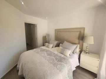 11-20939a0134ad724a8cb2a801094d15a4