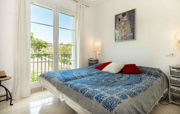 Image No.12-2 Bed Apartment for sale