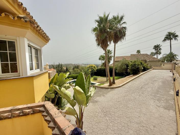 Image No.12-5 Bed Villa / Detached for sale