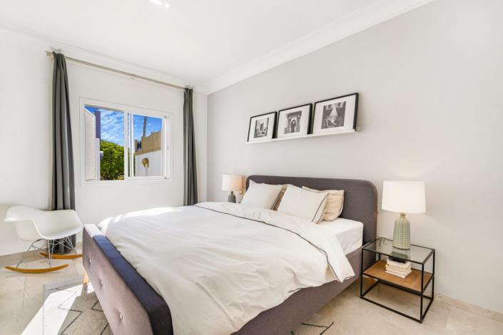 Image No.5-5 Bed Townhouse for sale