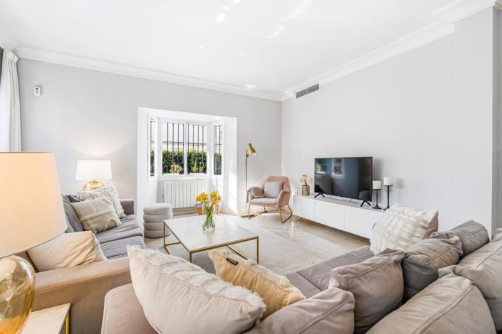 Image No.7-5 Bed Townhouse for sale