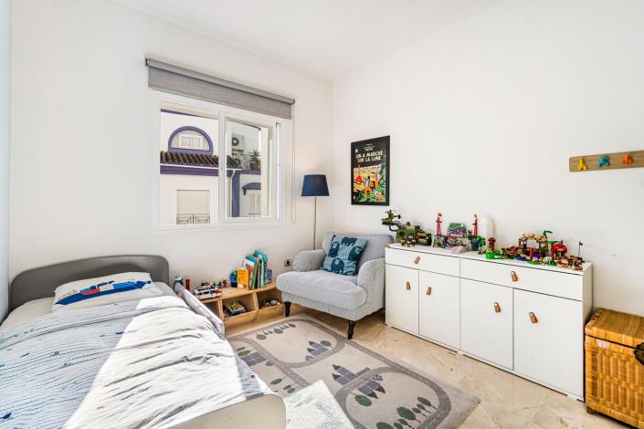 Image No.14-5 Bed Townhouse for sale