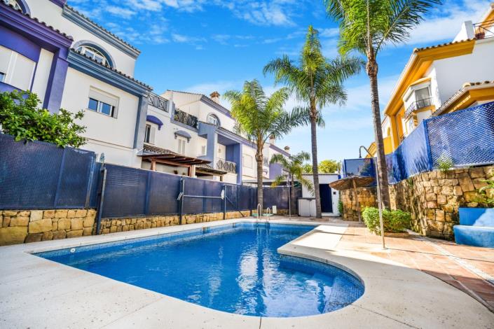 Image No.22-5 Bed Townhouse for sale