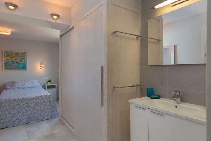 Image No.17-4 Bed Semi-Detached for sale