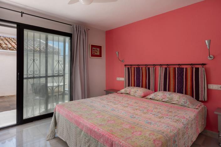 Image No.8-4 Bed Semi-Detached for sale