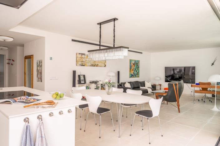 Image No.9-3 Bed Apartment for sale