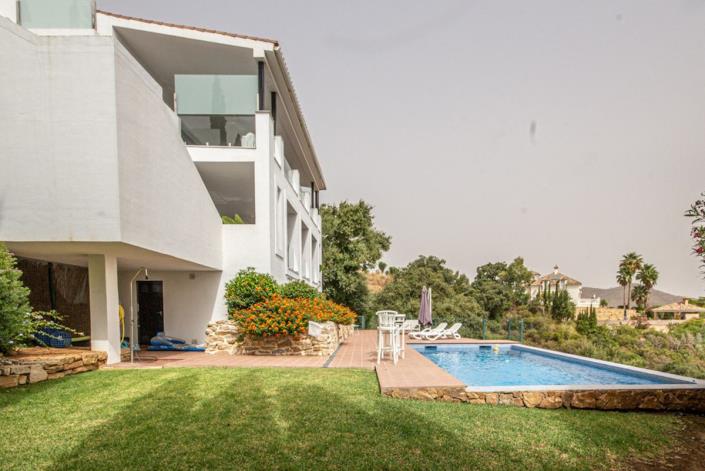 Image No.1-4 Bed Villa for sale