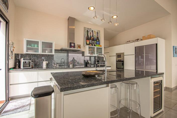 Image No.10-4 Bed Villa for sale