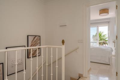 12-53013098fcab6c38b1379cd33298e050