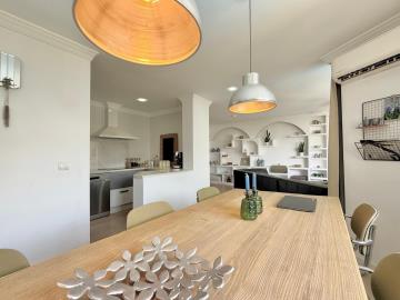 10-bb915d1cb19341576dcdc994b81ab9c5