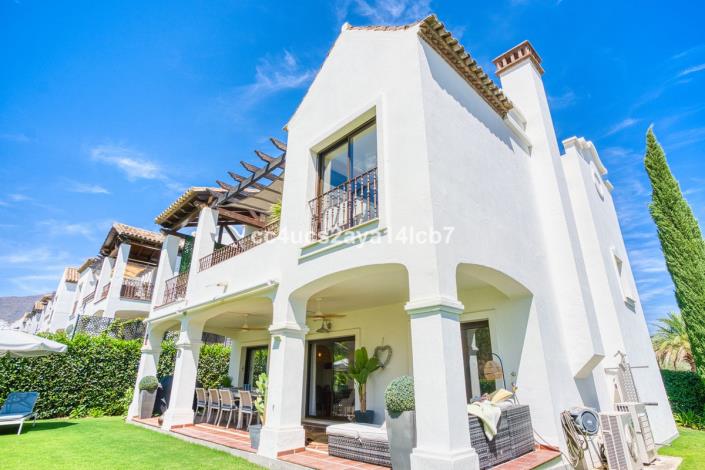 Image No.1-3 Bed Villa / Detached for sale